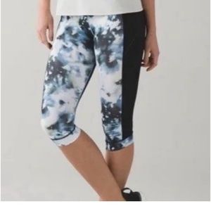 Lululemon Stop At Nothing
Aquamarine Blue White Black Crop
Pixie Luxtreme Pants
